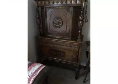 WILLIAM AND MARY CABINET